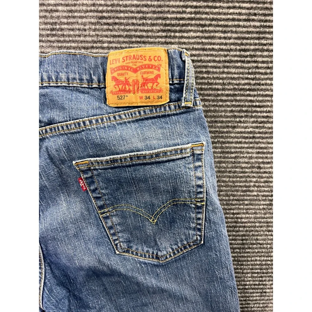 Levis levi 527